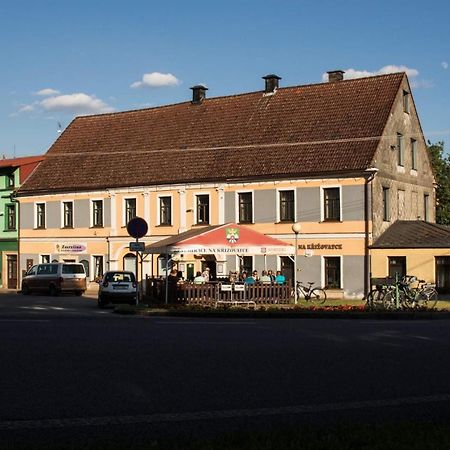 Appartamento Restaurace Na Krizovatce Božanov Esterno foto