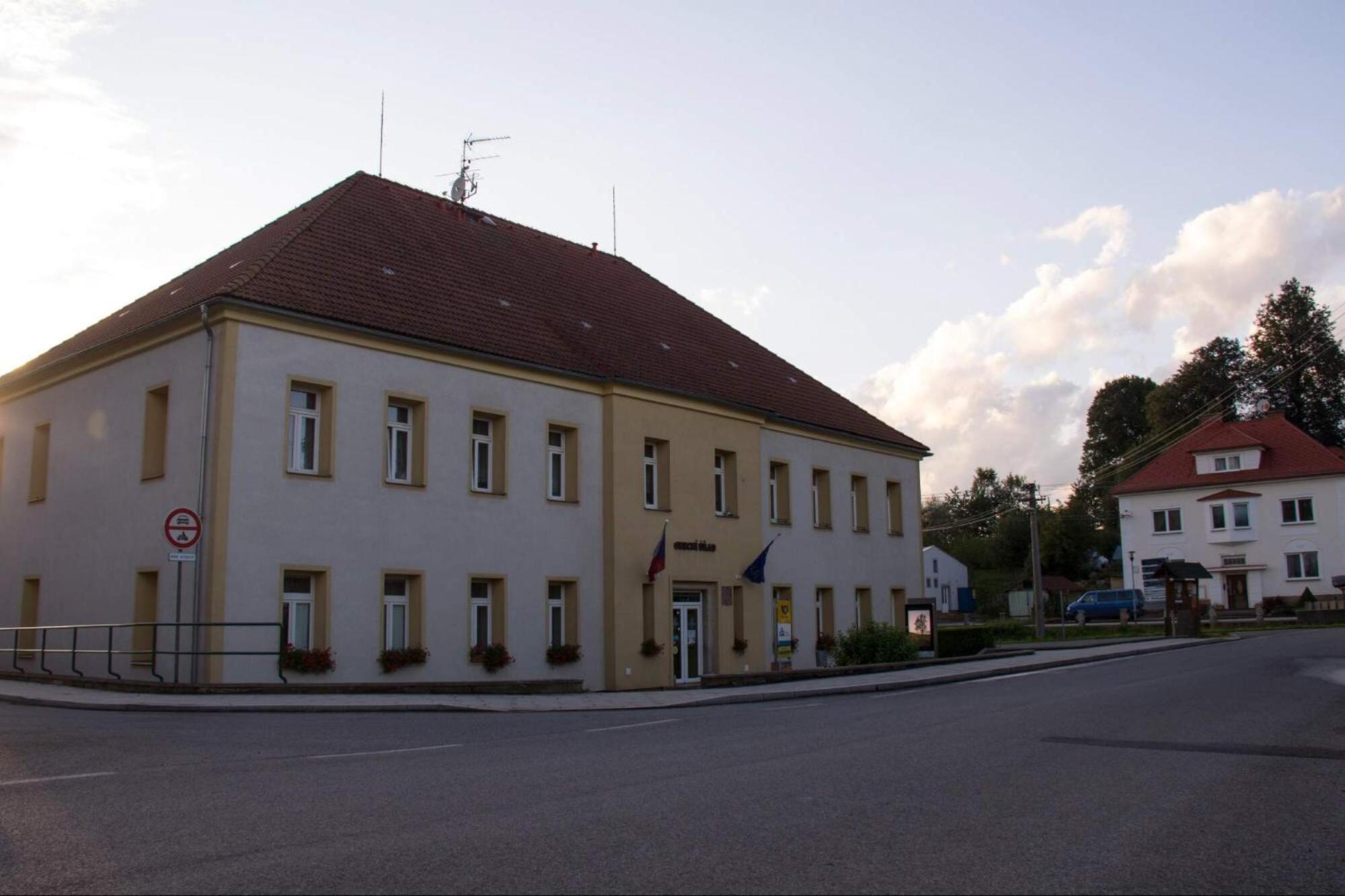 Appartamento Restaurace Na Krizovatce Božanov Esterno foto