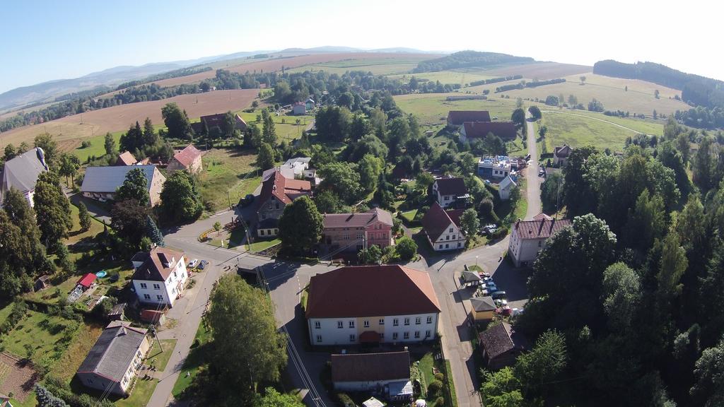 Appartamento Restaurace Na Krizovatce Božanov Esterno foto