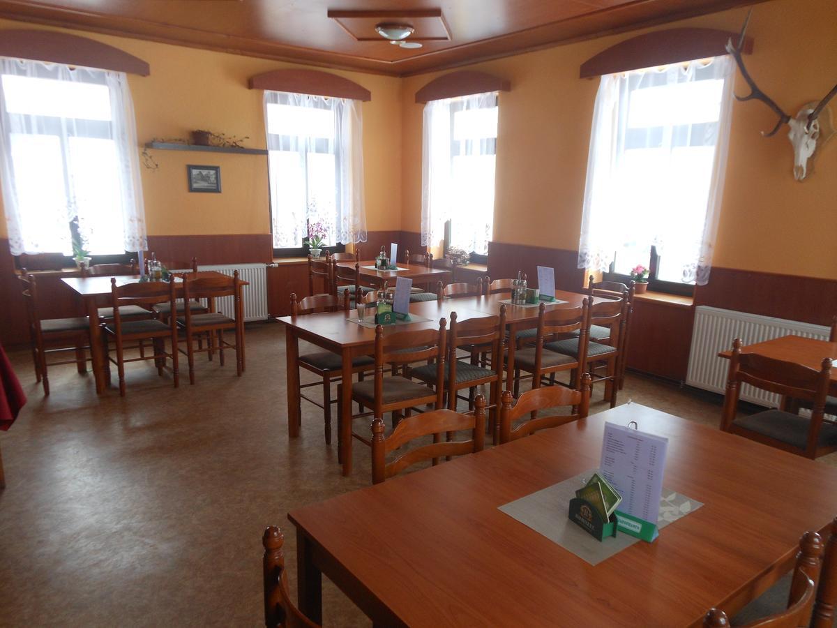 Appartamento Restaurace Na Krizovatce Božanov Esterno foto